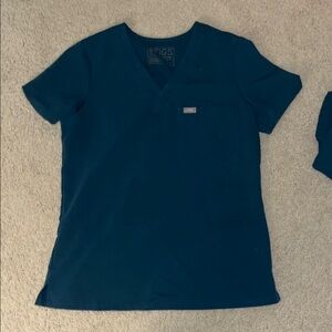 FIGS Navy/teal size small scrub top